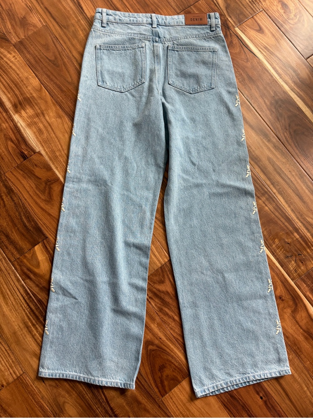 Sézane VALENTIN TROUSERS - SÉZANE X SEA NY DENIM BLUE WITH CREAM EMBROIDERY - Picture 7 of 11
